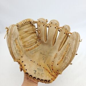 VTG 1663 T&C Baseball Glove Mitt 11" Right Hand Throw Leather Grain Steerhide